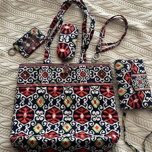 (5) Retired Vera items for this price! New tote bag! Retired Sun Valley pattern